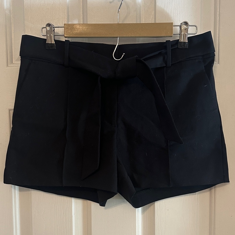 LOFT NWT belted waist tie black shorts size 6